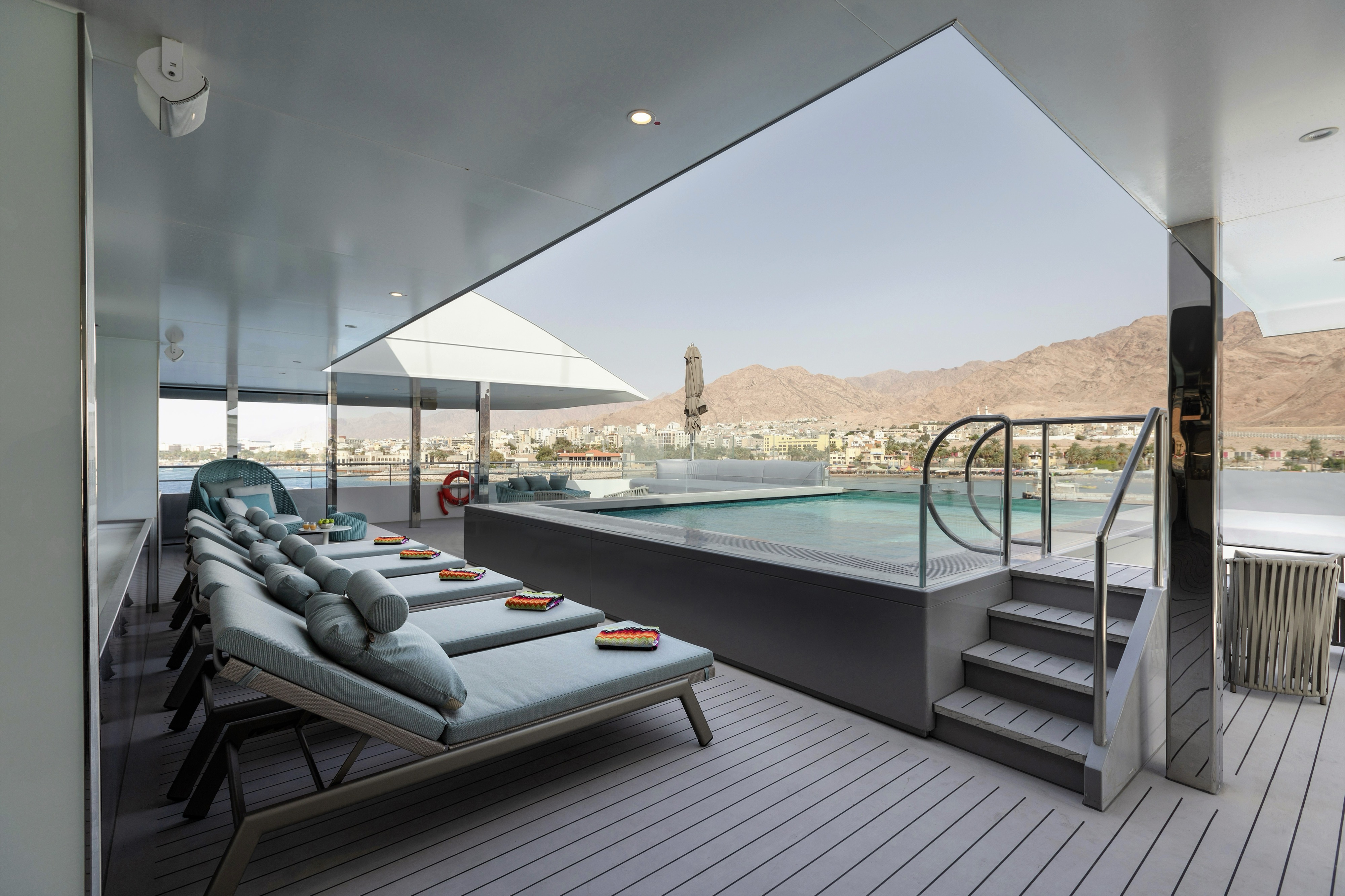 Emerald Sakara - Aqua Pool & Café